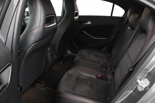 Mercedes-Benz A-Klasse Mercedes-Benz A-klasse 180 AMG Automaat (PARKEERSENSOREN, NAVIGATIE, BLUETOOTH, AIRCO) - afbeelding nr 21