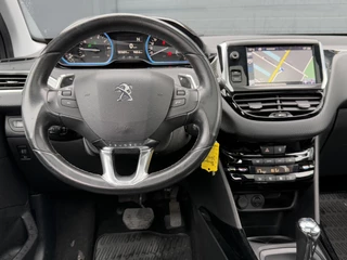 Peugeot 2008 Peugeot 2008 1.2 PureTech Allure 2e Eigenaar,Navi,Pano,Clima,Cruise,PDC,Automaat,N.A.P,APK tot 01-2026 - afbeelding nr 3