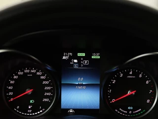 Mercedes-Benz C-Klasse Mercedes-Benz C-klasse 300e AMG Night | Adaptive cruise |  Stoelverwarming | Carplay | Leder/Alcantara | Camera | Navigatie | Full LED - afbeelding nr 33