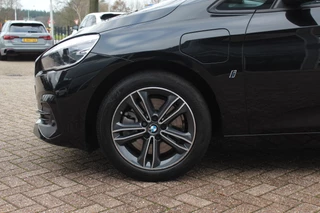 BMW 2 Serie BMW 2 Serie Active Tourer 225xe iPerformance High Executive / Camera / Leder / Head-up / Navigatie / Sportstoelen / 17'' / Stoelverwarming / Cruise Control - afbeelding nr 14