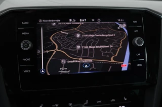Volkswagen Passat Volkswagen Passat 1.4 TSI PHEV GTE | Head-Up | Stoelverwarming |  Camera | Adaptive cruise | Massage | Side Assist | Carplay | Matrix LED | Achterbankverwarming | Navigatie - afbeelding nr 13