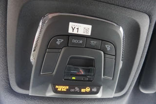 Toyota C-HR |Navi|Carplay|Stoel en stuurverwarming|Camera|PDC V+A|Elektrische a.klep| - afbeelding nr 23