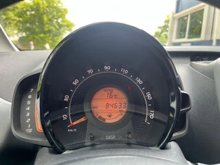 Toyota Aygo Toyota Aygo 1.0 VVT-I X-PLAY / AIRCO / CAMERA / NAVI / BLUETOOTH - afbeelding nr 14
