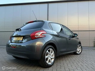 Peugeot 208 Peugeot 208 1.2 VTi Style | Airco | Cruise | Nav | PDC V+A | Orig NL | NAP | Dealer ond | DB riem vervangen - afbeelding nr 2