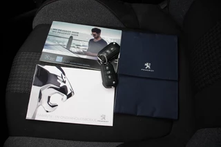 Peugeot 5008 Peugeot 5008 1.2 PureTech Executive 7 Persoons - Carplay, Cruise, Trekhaak - afbeelding nr 23