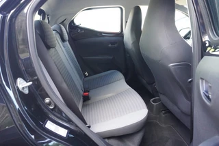 Toyota Aygo Toyota Aygo 1.0 VVT-i x-play ltd Navi | Camera | Airco | NAP - afbeelding nr 11