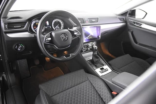 Škoda Superb Škoda Superb Combi 1.5 TSI ACT Ambition Business *1ste Eigenaar*Navigatie*Parkassist* - afbeelding nr 15