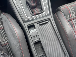 Volkswagen Golf Volkswagen Golf 2.0 TSI GTI Performance /ACC /LED /Pano /Carplay - afbeelding nr 26