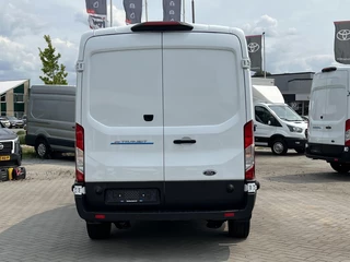 Ford E-Transit Ford E-Transit 350 L2H2 Trend 68 kWh 184pk | ZUID | Pro Power on board | Navigatie | Adaptieve Cruise |  Digitale binnenspiegel | Laadruimtebescherming | Reservewiel | H7 batterij | LED laadruimteverlichting - afbeelding nr 7