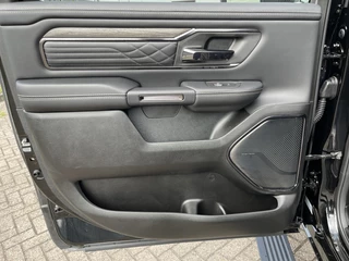 Dodge Ram 1500 Dodge Ram 1500 Limited Night RAMBOX 4x4 540 pk bpm vrij lpg DEMO - afbeelding nr 26