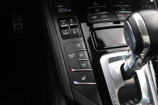 Porsche Cayenne Porsche Cayenne 3.0 S E-Hybrid / Panoramdak / Camera / 20'' / Luchtvering / Bose / Sportchrono / Stuurverwarming / Leder / Stoelverwarming / Cruise Control - afbeelding nr 25