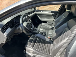Volkswagen Passat Volkswagen Passat Variant 1.4 TSI GTE Leer/Digitaal Dashbord/Pdc/Ecc/ - afbeelding nr 9