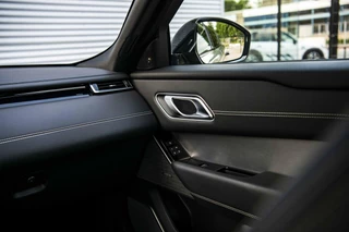 Land Rover Range Rover Velar Land Rover Range Rover Velar 2.0 P400e SE Hybride | Panodak | Massage | Meridian 3D | Trekhaak | 20 inch | - afbeelding nr 50