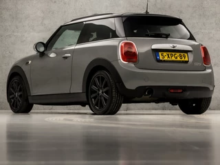 MINI Cooper Automaat (PANORAMADAK, GROOT NAVI, HEAD-UP DISPLAY, STOELVERWARMING, GETINT GLAS, SPORTSTOELEN, LEDER, CRUISE, NIEUWE APK, NIEUWSTAAT) - afbeelding nr 3