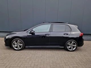 Volkswagen Golf Volkswagen GOLF 1.5 eTSI 3x R-Line Business+ /Pano /Garantie - afbeelding nr 2