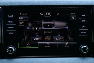 Škoda Karoq Skoda Karoq 1.5 TSI / 150 PK / DSG / Sportline / Black Edition / Virtual Cockpit / Camera / Cruise Control / Trekhaak / 19
