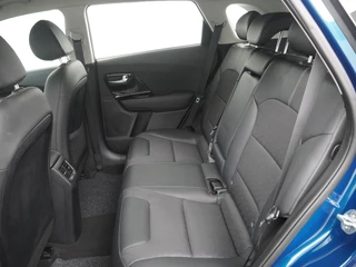 Kia Niro Kia Niro 1.6 GDi Hybrid DynamicPlusLine - Navigatie - Camera - Stoel- en stuurverwarming - Climate control - Trekhaak - Fabrieksgarantie tot 09-2027 - afbeelding nr 26