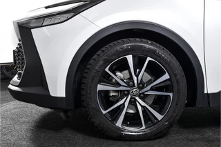 Toyota C-HR Toyota C-HR 2.0 Hybrid 200 Dynamic | Dig. Cockpit | Adapt. Cruise | Stoel-+Stuurverw. | PDC | Camera | NAV + App. Connect | ECC | LM 18