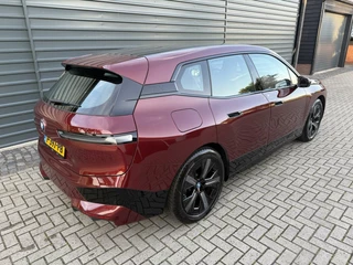 BMW iX BMW iX xDrive40 High Executive 77 kWh SOH 99% Led v+a Auto.inparkeren Pano - afbeelding nr 6