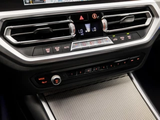 BMW 3 Serie BMW 3 Serie 320i M Sport 184Pk Automaat (APPLE CARPLAY, M PAKKET, GROOT NAVI, SFEERVERLICHTING, LEDER/ACANTARA, SPORTSTOELEN, GETINT GLAS, PARKEERSENSOREN, NIEUWE APK, NIEUWSTAAT) - afbeelding nr 9