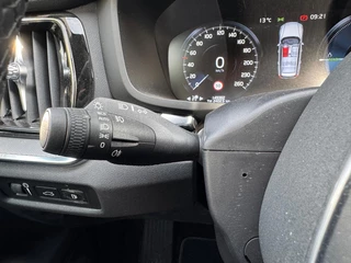 Volvo V60 Volvo V60 2.0 T6 Recharge AWD R-Design R-Design/Airco/Lichtmetalen velgen/Stoelverw. - afbeelding nr 18