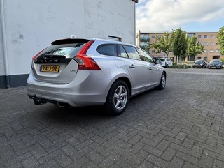 Volvo V60 Volvo V60 2.0 D4 MOMENTUM EURO 6 Dealer onderhouden 181PK - afbeelding nr 5
