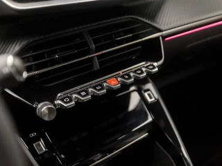 Peugeot 208 Automaat (VIRTUAL COCKPIT, APPLE CARPLAY, GROOT NAVI, LEDER, SFEERVERLICHTING, SPORTSTOELEN, 360 CAMERA, ADAPTIVE CRUISE, KEYLESS, GETINT GLAS, NIEUWSTAAT) - afbeelding nr 9
