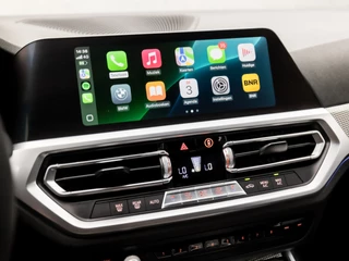 BMW 3 Serie BMW 3 Serie 320i M Sport 184Pk Automaat (APPLE CARPLAY, M PAKKET, GROOT NAVI, SFEERVERLICHTING, LEDER/ACANTARA, SPORTSTOELEN, GETINT GLAS, PARKEERSENSOREN, NIEUWE APK, NIEUWSTAAT) - afbeelding nr 8