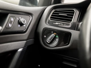 Volkswagen Golf Volkswagen Golf 1.4 TSI GTE Sport 204Pk Automaat (APPLE CARPLAY, NAVIGATIE, CLIMATE, LEDEREN SPORTSTOELEN, PARKEERSENSOREN, GETINT GLAS, CRUISE, NIEUWE APK, NIEUWSTAAT) - afbeelding nr 23