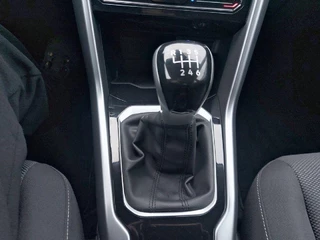 Volkswagen T-Roc Volkswagen T-Roc 1.0 TSI Life airco,navigatie,virtueeldashbord,parkeersensoren,stoelverwarming, - afbeelding nr 22