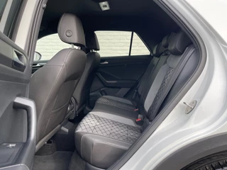 Volkswagen T-Roc Volkswagen T-Roc 1.5 TSI R-Line | CarPlay | Camera | ACC | IQ Light | Dodehoek | 18 inch - afbeelding nr 27
