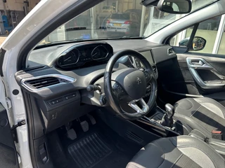 Peugeot 2008 Peugeot 2008 1.2 PURETECH ALLURE - afbeelding nr 16