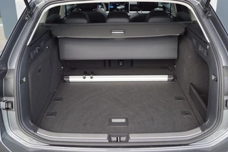 Volkswagen Passat Volkswagen Passat Variant 1.5 eTSI DSG Business 150pk / Panodak / Head-up/ Camera /DCC/ ACC - afbeelding nr 31