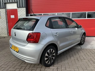 Volkswagen Polo Volkswagen Polo 1.0 BlueMotion Edition 1STE EIG / CARPLAY / NAVI / AIRCO / BLUETOOTH / CRUISE / NL-AUTO - afbeelding nr 2