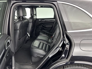 Porsche Cayenne Aut. *PANO | LUXURY-LEATHER | BI-XENON | SPORT-CHRONO | MEMORY-PACK | BOSE-SOUND | AIR-SUSPENSION | HEATED-SPORT-SEATS | NAVI-FULLMAP | DAB+ | CAMERA | SHIFT-PADDLES | TOWBAR | 21''ALU * - afbeelding nr 9