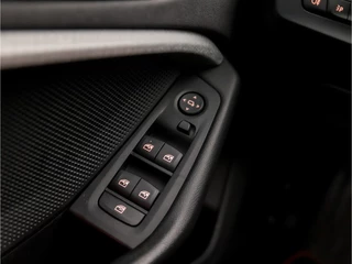 BMW 1 Serie Automaat (VIRTUAL COCKPIT, APPLE CARPLAY, GROOT NAVI, STUUR/STOELVERWARMING, ADAPTIVE CRUISE, LEDER, CAMERA, SPORTSTOELEN, DAB+, GETINT GLAS, NIEUWSTAAT) - afbeelding nr 24