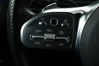 Mercedes-Benz A-Klasse Mercedes-Benz A-klasse 250e AMG Night | Carplay | Stoelverwarming |  Full LED | Sfeerverlichting | Leder/Alcantara | Navigatie | Park Assist - afbeelding nr 11