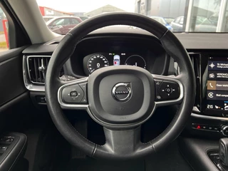 Volvo V60 Volvo V60 2.0 T6 Twin Engine AWD Momentum Pro | Stoelverwarming | Cruise Control | Achteruitrijcamera | Apple Carplay | Navi | Botspreventie | - afbeelding nr 7