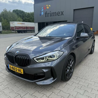 BMW 1 Serie BMW 1-serie 118i M Sport Edition | Pano | Head Up | NL AUTO - afbeelding nr 1