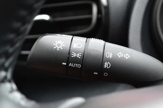 Toyota Yaris Toyota Yaris 1.5 Hybrid Dynamic LED/Camera/Navi/1e eigenaar - afbeelding nr 44