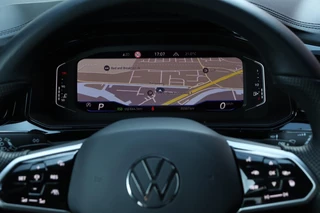 Volkswagen T-Roc Volkswagen T-Roc 1.5 TSI / 3x R-Line / Black Style / 150PK / DSG / Navi / Camera / VC / Trekhaak / 18