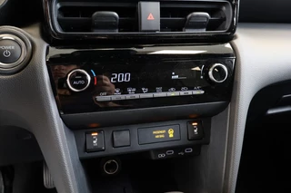 Toyota Yaris Cross Toyota Yaris Cross 1.5 Hybrid Teamplayer 130PK - Winter+safety pakket - Apple CarPlay - Dodehoek - afbeelding nr 22