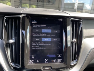 Volvo XC60 Volvo XC60 2.0 T6 Plug-in hybrid 340 pk AWD R-Design Trekhaak Panoramadak Camera Bliss Full Led Koplampen Harman Kardon Audio Stoel+ stuur + voorruitverwarming  1e Eigenaar Pine Grey Metallic - afbeelding nr 34