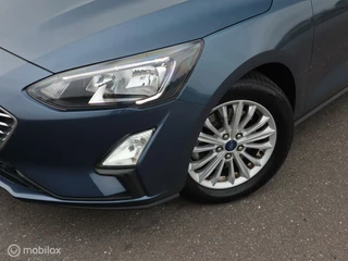 Ford Focus Ford Focus Wagon 125 PK H6 Titanium Navigatie DonkerGlas Trekhaak Chroom Clima Pdc V+A - afbeelding nr 2