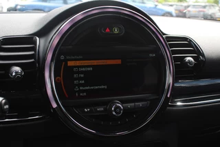 MINI Clubman MINI Clubman Mini 2.0 Cooper S Chili Serious Business / Leder / 19'' / Navigatie / Keyless / Getint glas / Parkeerhulp V+A / Stoelverwarming / DAB / Cruise Control - afbeelding nr 22