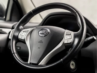 Nissan QASHQAI Nissan QASHQAI 1.2 Acenta Sport Automaat (NAVIGATIE, CLIMATE, CAMERA, GETINT GLAS, STOELVERWARMING, SPORTSTOELEN, CRUISE, PARKEERSENSOREN, NIEUWE APK, NIEUWSTAAT) - afbeelding nr 19