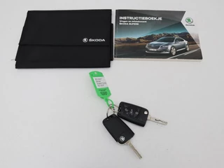 Škoda Superb Skoda Superb 1.4 TSI Ambition | Panoramadak | Stoelverwarming | Trekhaak | Carplay | Memory | Navigatie | Climate control - afbeelding nr 15