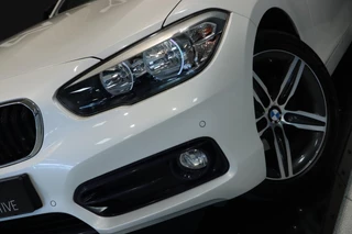BMW 1 Serie BMW 1-serie 118i / LEDER / CAMERA / CRUISE / LED / STOELVERW / 17'' - afbeelding nr 2
