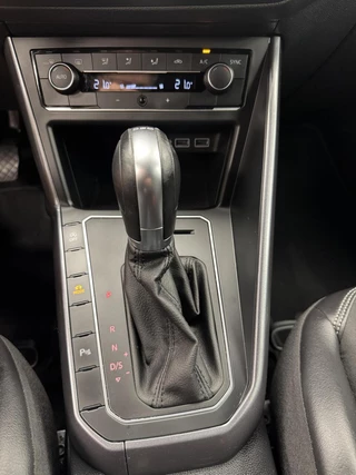 Volkswagen Polo Volkswagen Polo 1.0 TSi R-Line Automaat-Adapt.Cr.contr-Navigatie-Clima-Carplay-Parkeersensoren-Lm16''velgen - afbeelding nr 30