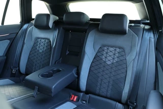 Volkswagen Golf Volkswagen Golf 8 Variant 1.5 eTSI / 3x R-Line / DSG / ACC / Matrix / DAB / LED / Trekhaak / 19